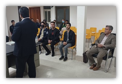 برگزاری جلسات مشاوره کنکور سراسری توسط آقای دکتر مومنی در مجتمع آموزشی اندیشه سجاد