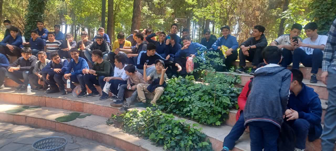 بازدید دانش آموزان متوسطه اول مجتمع آموزشی اندیشه سجاد از باغ گیاه شناسی درمشهد
