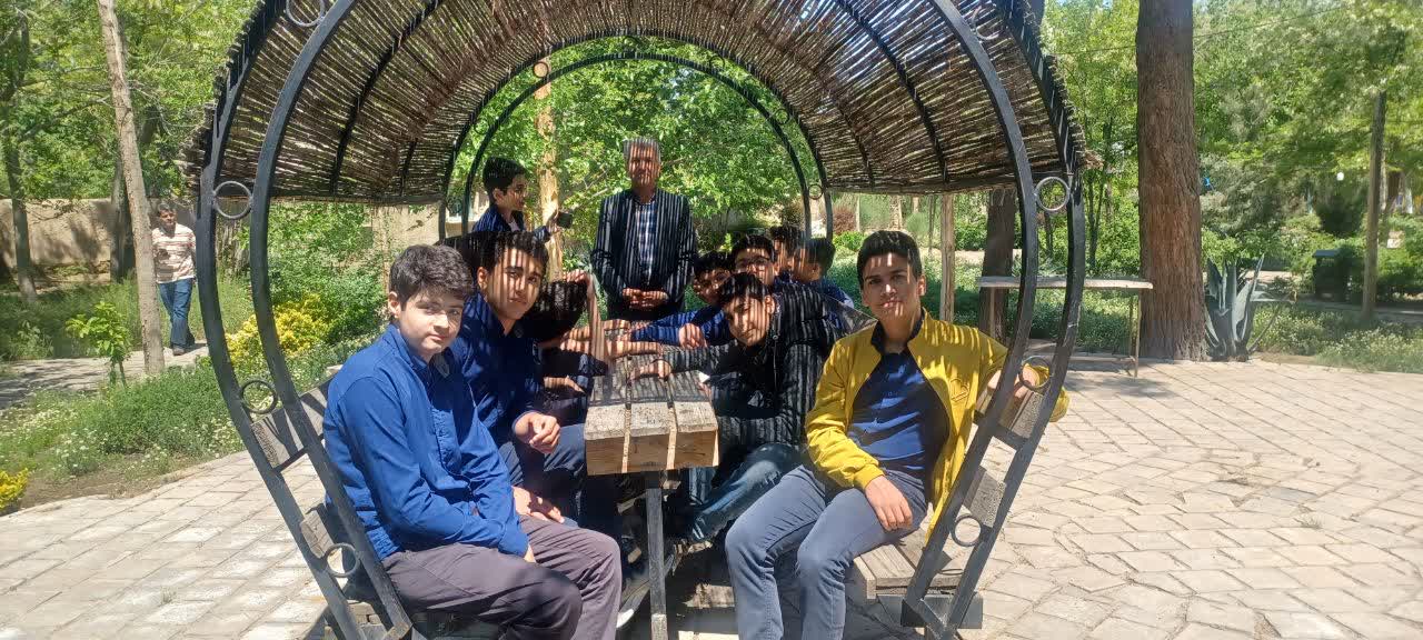 بازدید دانش آموزان متوسطه اول مجتمع آموزشی اندیشه سجاد از باغ گیاه شناسی درمشهد