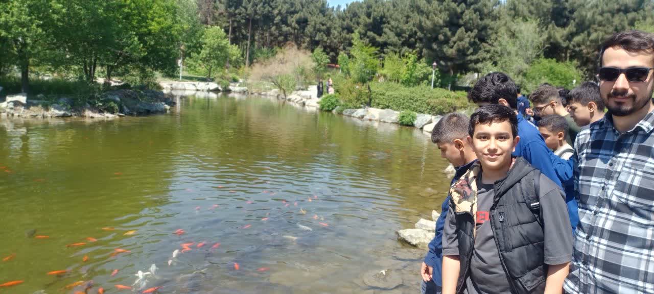 بازدید دانش آموزان متوسطه اول مجتمع آموزشی اندیشه سجاد از باغ گیاه شناسی درمشهد