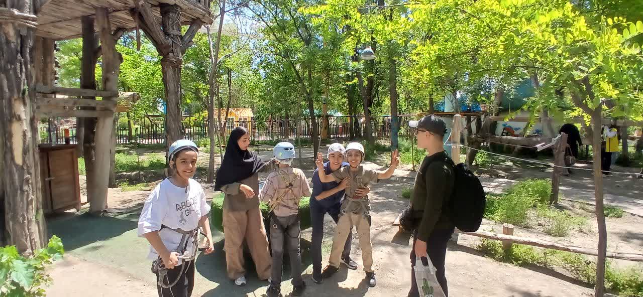 بازدید دانش آموزان متوسطه اول مجتمع آموزشی اندیشه سجاد از باغ گیاه شناسی درمشهد