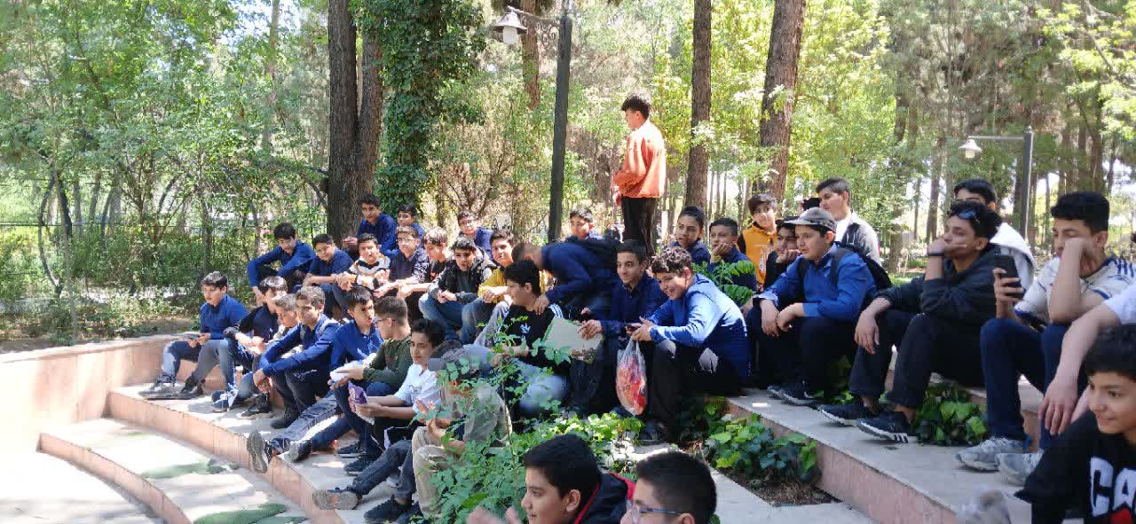 بازدید دانش آموزان متوسطه اول مجتمع آموزشی اندیشه سجاد از باغ گیاه شناسی درمشهد