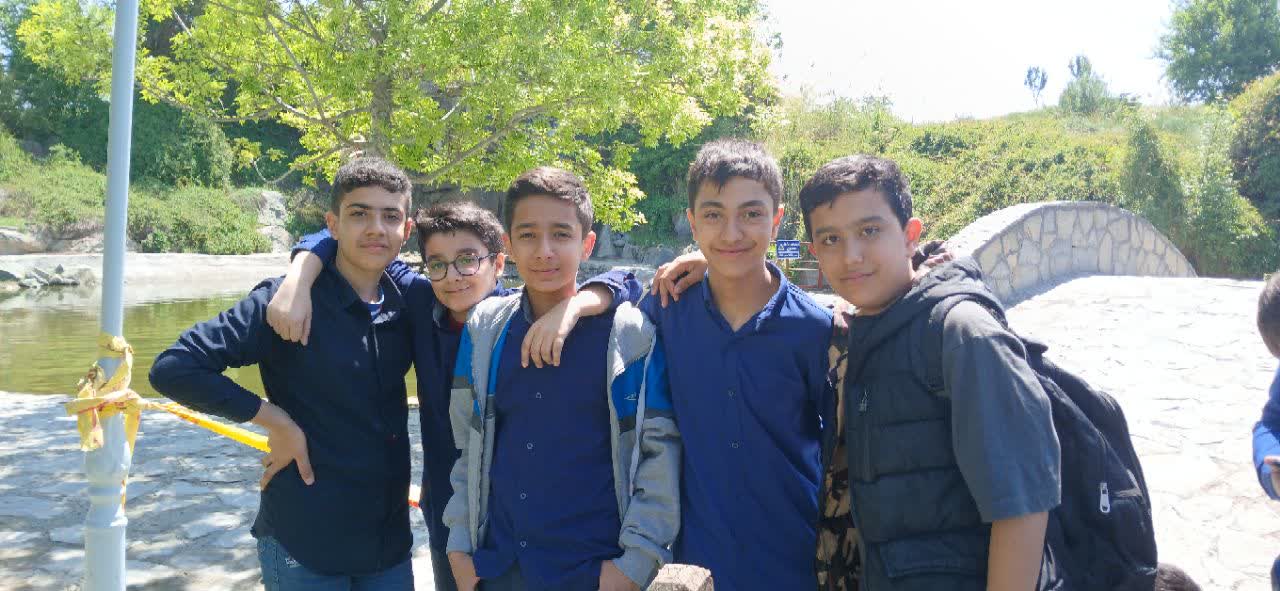 بازدید دانش آموزان متوسطه اول مجتمع آموزشی اندیشه سجاد از باغ گیاه شناسی درمشهد