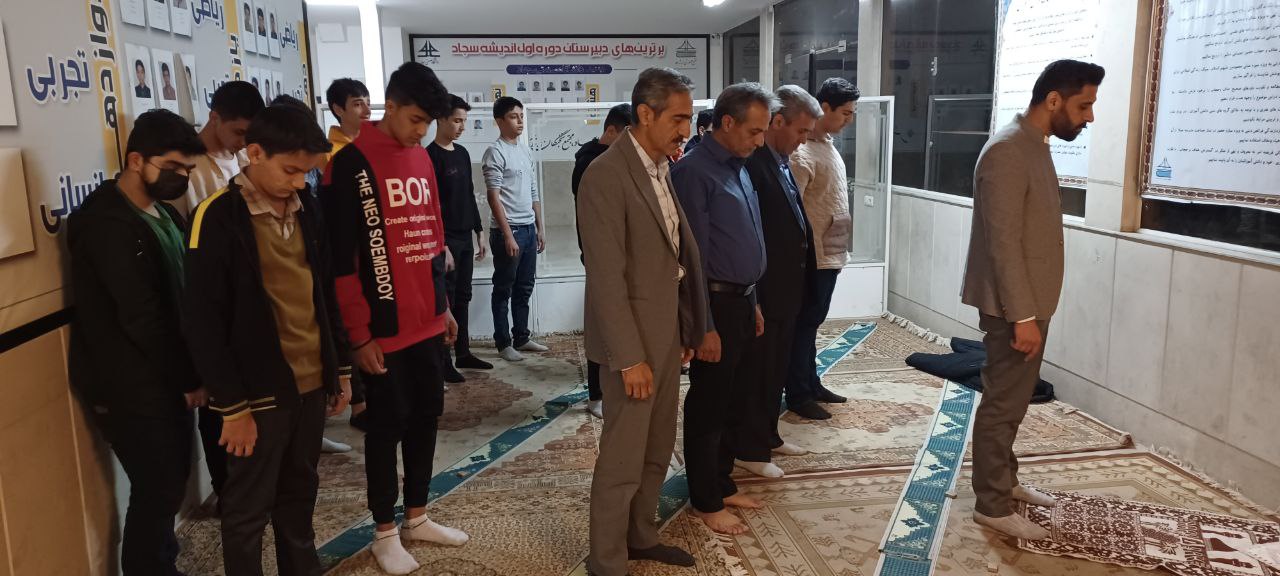 جشن تکلیف دانش آموزان پایه نهم مجتمع اندیشه سجاد